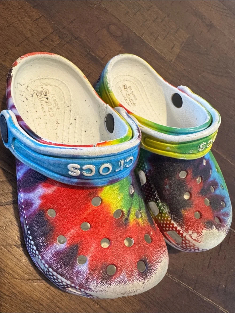 CROCS Kids Tie-Dye Rainbow Sandal Clogs